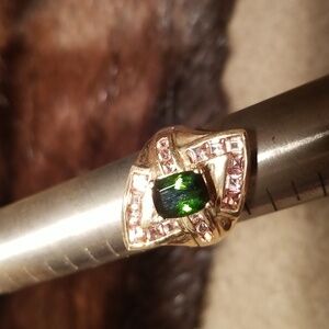 14k Gold and 1.4 carrot Sq tourmaline Stone